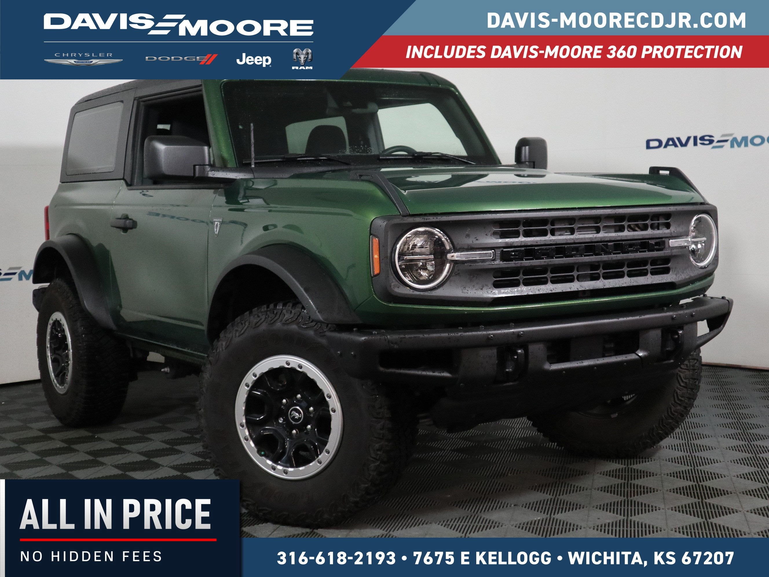2023 Ford Bronco Base in Eruption Green Metallic — front three-quarter view