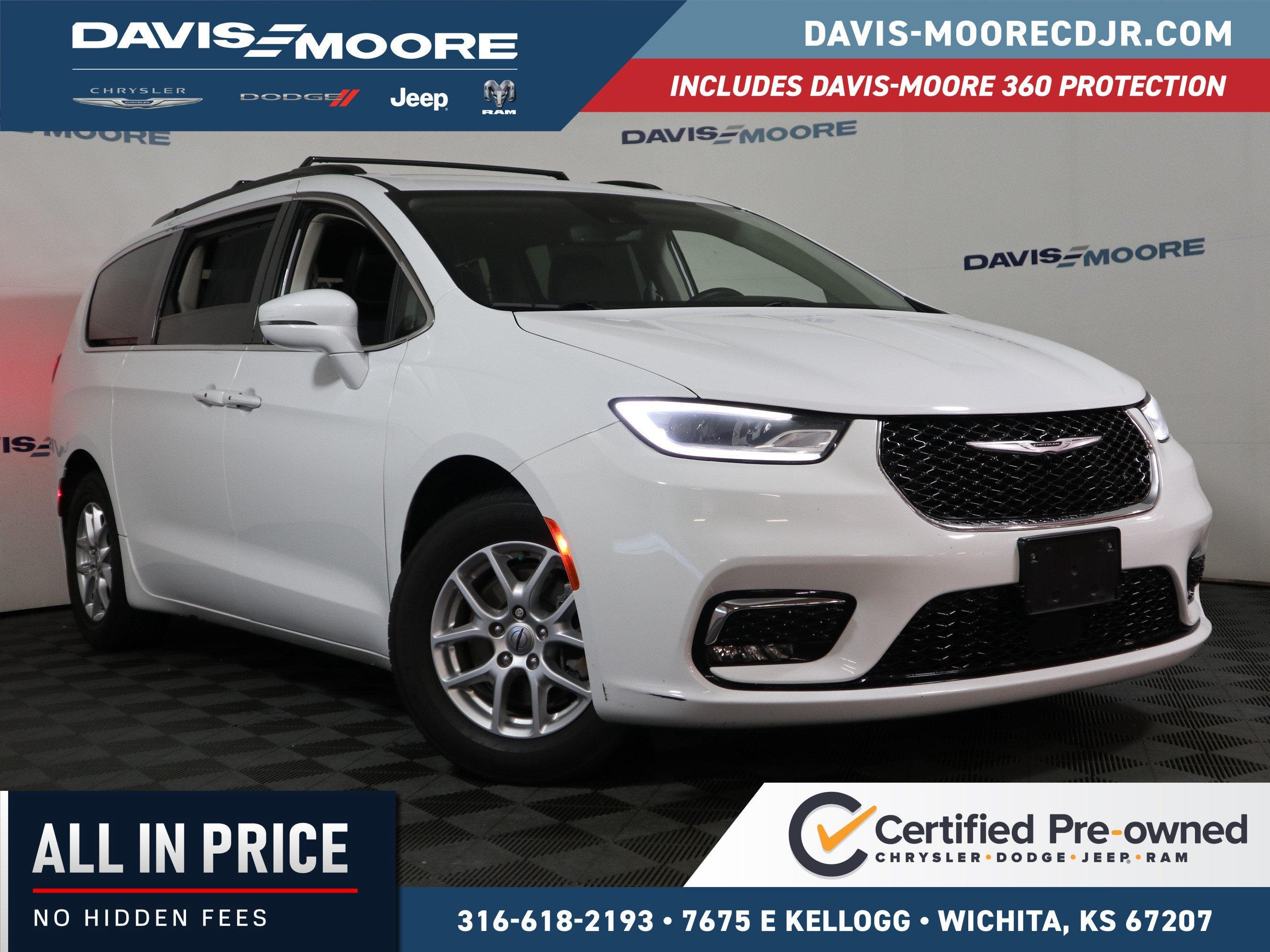 2022 Chrysler Pacifica TOURING L in Bright White Clearcoat — front three-quarter view
