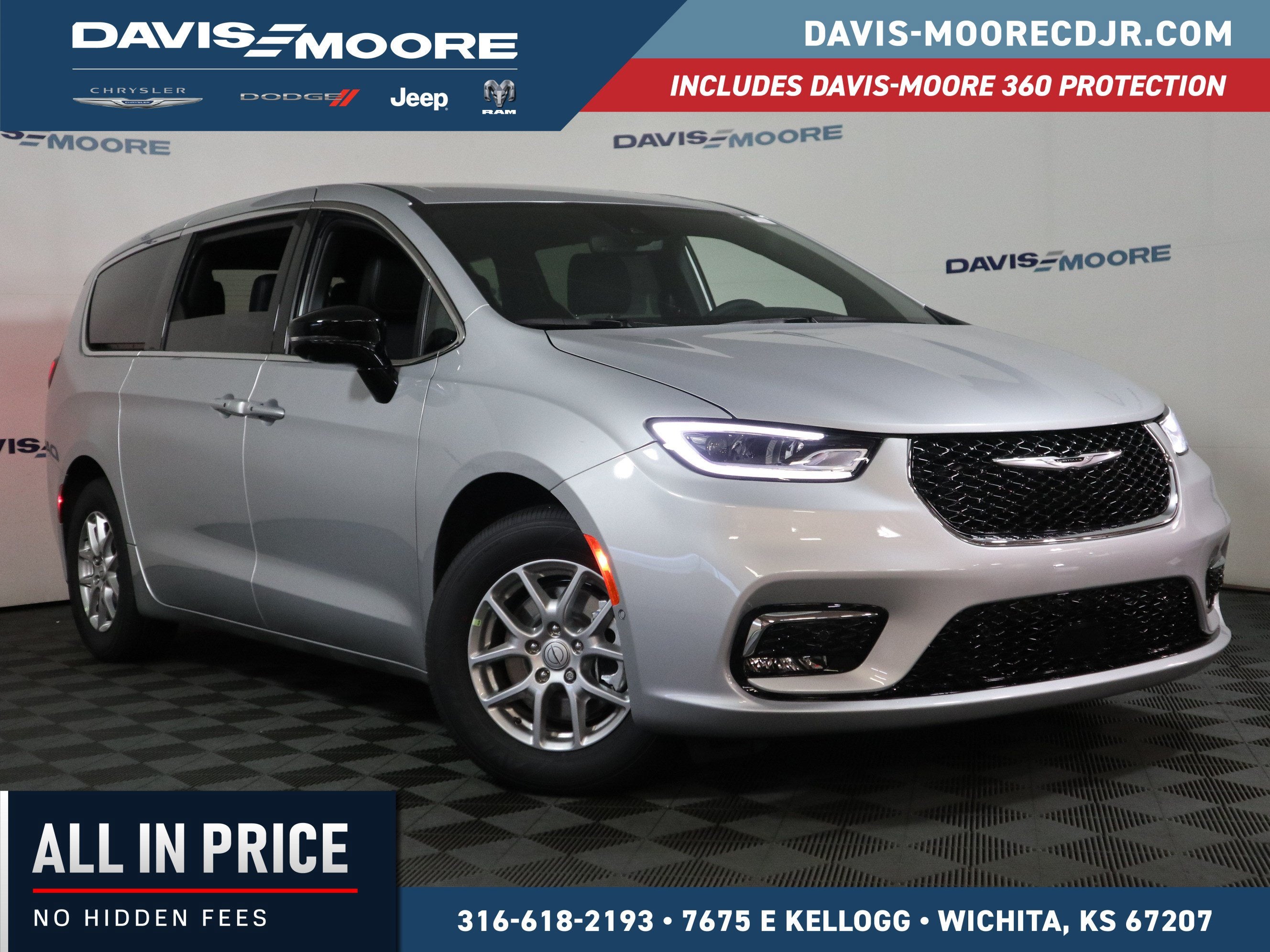 2026 Chrysler Pacifica Select in Silver Mist Clear-Coat Exterior Paint — front three-quarter view