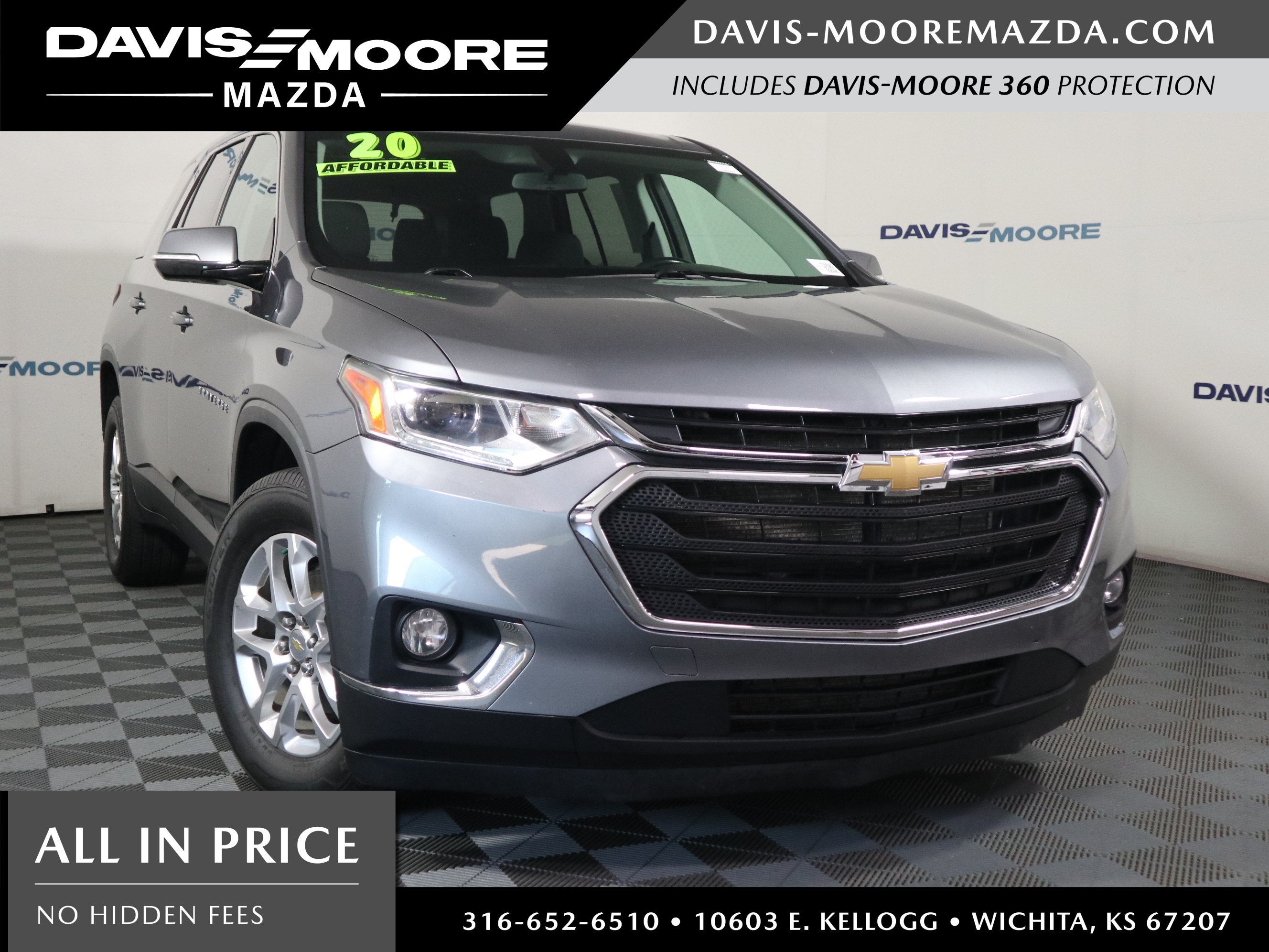 2020 Chevrolet Traverse LT Cloth in Satin Steel Metallic — front three-quarter view