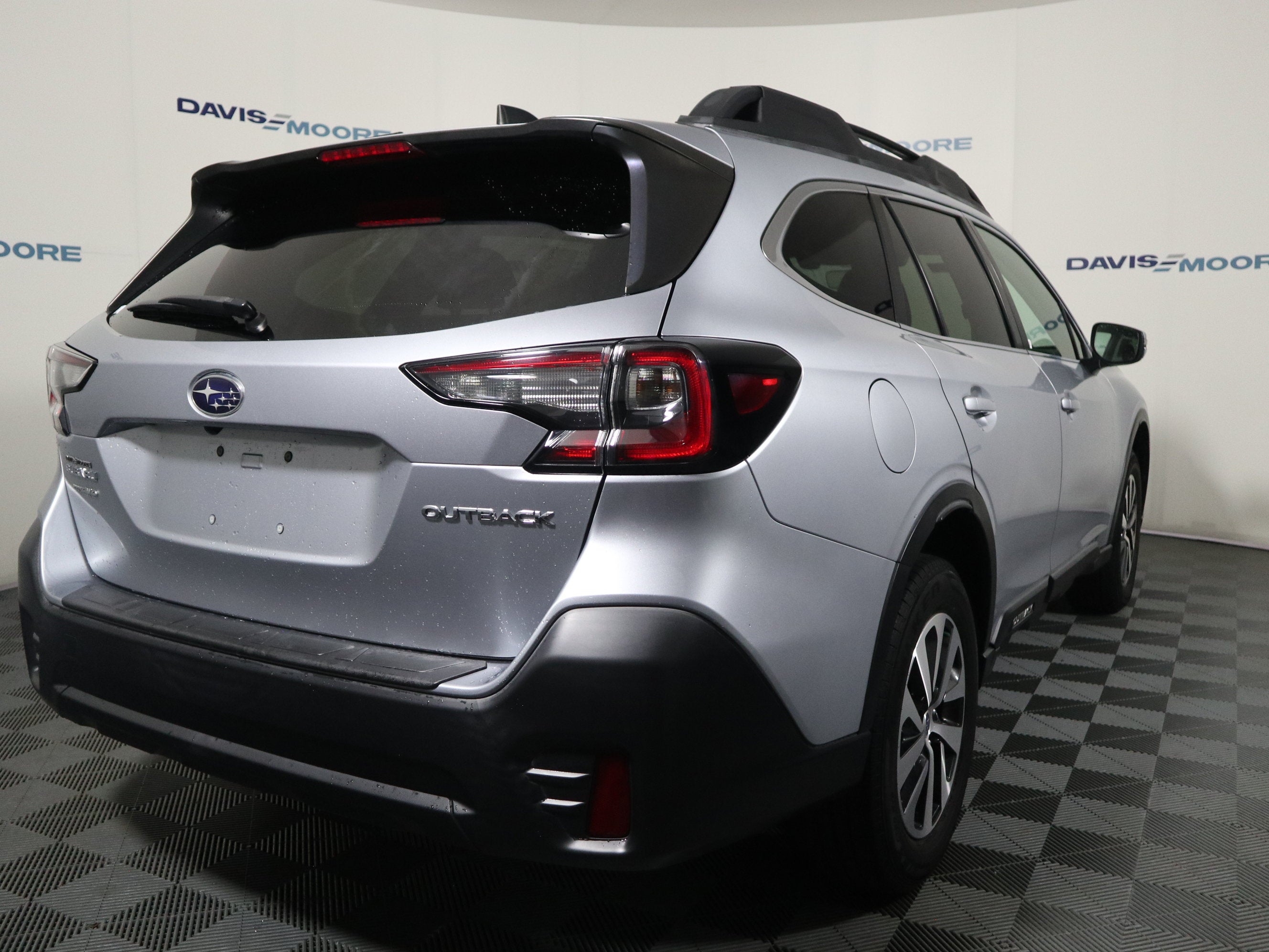 2020 Subaru Outback — detail view